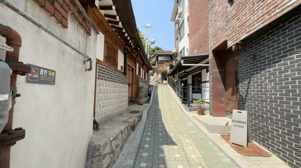 韓国の伝統家屋からオシャレなカフェまで〜北村韓屋村を散策してみた